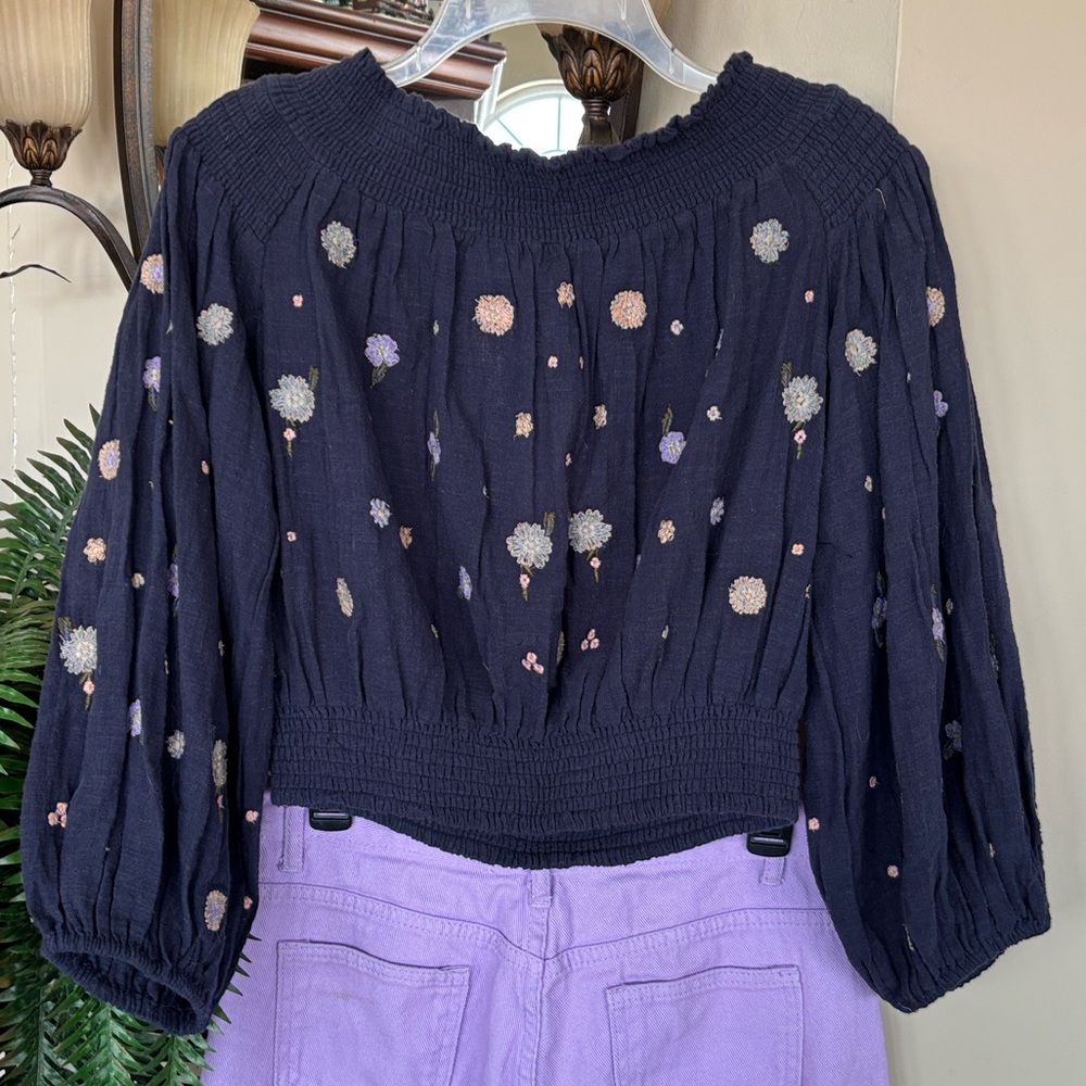 Brand New Free People Navy Floral Embroidered Off Shoulder Top & Lavender Jeans - Picture 4 of 16